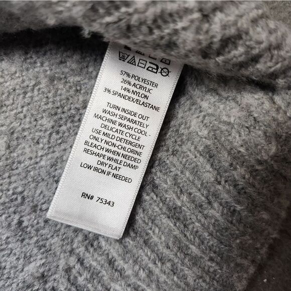 Cupcakes and Cashmere Camel With Gifts Christmas Sweater Size med Ugly Xmas - Picture 9 of 11